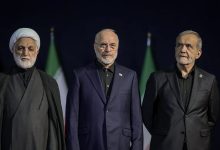 حضور سران سه قوه در مراسم ادای احترام بر پیکر رهبر شهید انقلاب (عکس)