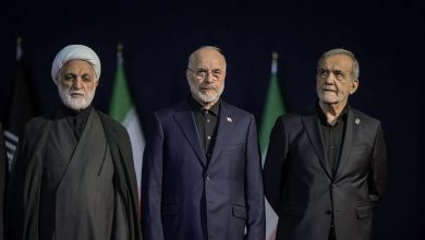 حضور سران سه قوه در مراسم ادای احترام بر پیکر رهبر شهید انقلاب (عکس)