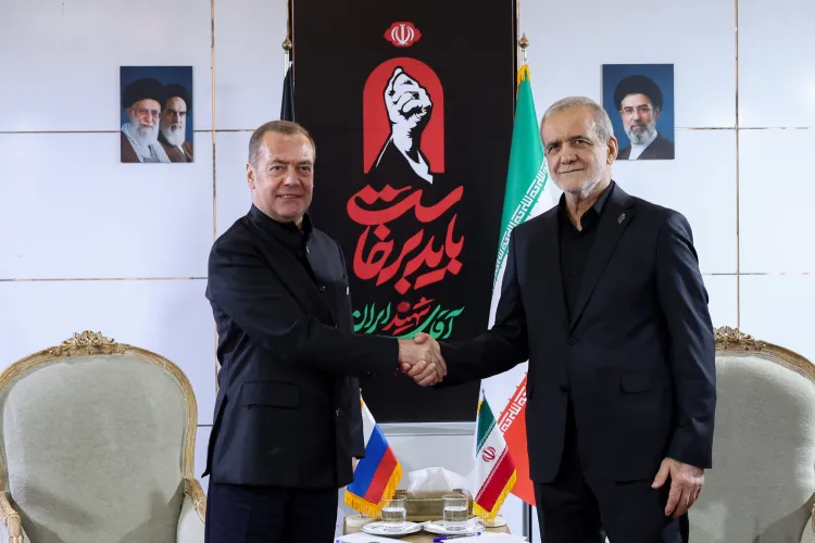 دیدار معاون رئیس شورای امنیت روسیه با رئیس‌جمهور؛ پزشکیان: از مواضع حمایتی و همدردی دولت و ملت روسیه قدردانی می‌کنیم
