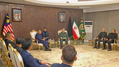 سرپرست وزارت دفاع: ایران به درخواست کشورهای دوست منطقه تفاهمنامه آتشبس را امضا کرد اما در صورت هرگونه نقض تعهدات، پاسخ لازم و قاطع را در دستور کار خواهد داشت