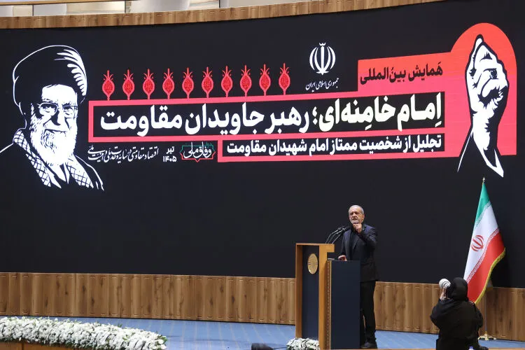پزشکیان: من اعلام کردم و اعلام می‌کنم من با رهبر شهید وداع نکردم و نخواهم کرد