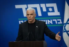 رهبر اپوزیسیون اسرائیل: باید در طول جنگ تمامی زیر ساخت های ایران را بمباران می کردیم
