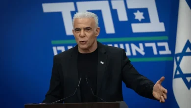 رهبر اپوزیسیون اسرائیل: باید در طول جنگ تمامی زیر ساخت های ایران را بمباران می کردیم