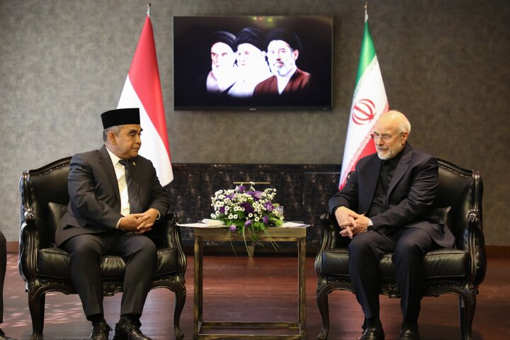 قالیباف: کسی میتواند با آمریکا مذاکره کند که آماده جنگ باشد
