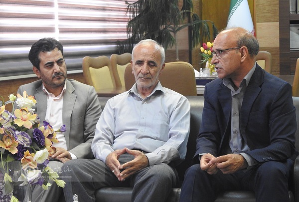 نشست هم‌اندیشی رئیس کانون بازنشستگان، مدیر بیمه آتیه‌سازان حافظ و مدير كل تامين اجتماعي استان كرمانشاه