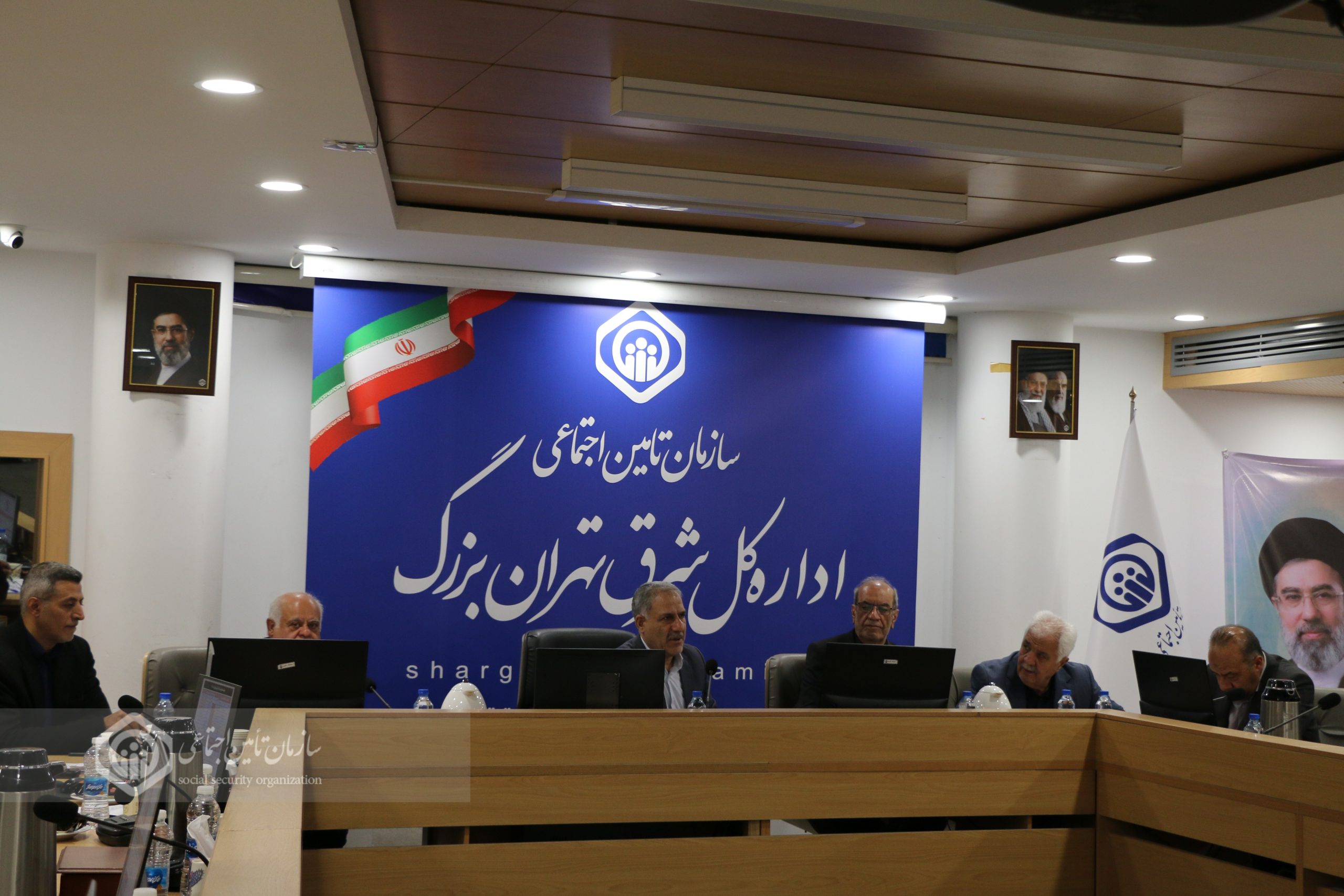 نشست مشترک مدیرکل تامین اجتماعی شرق تهران با روساي كانون هاي بازنشستگان استان تهران برگزار شد