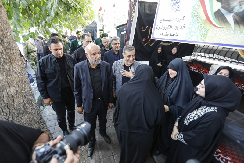 حماسه کارگران و بازنشستگان در تشییع «رهبر شهید»