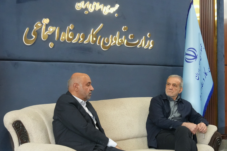بازدیدهای سرزده، اما نه برای بازنشستگان و کارگران! / چرا رئیس‌جمهور به قلب مطالبات نمی‌رود؟