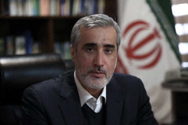 داروخانه‌ها یک سال در انتظار پول بیمه؛ زنگ خطر برای تأمین دارو/ ۴۴ کارخانه دارویی در جنگ آسیب دیدند