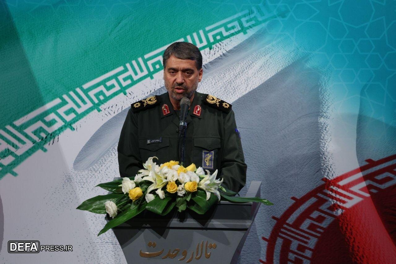 خبر مهم جانشین سازمان بسیج درباره انتشار تصاویر مستند حضور رهبر انقلاب میان مردم و نظامیان + جزئیات