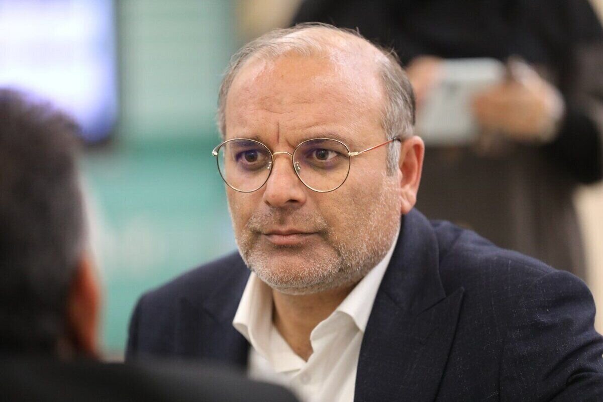 استیضاح وزیر اقتصاد در مجلس کلید خورد؟/ لک آبادی: مدنی‌زاده برعکس برنامه‌های خود در روز رأی اعتماد عمل کرد