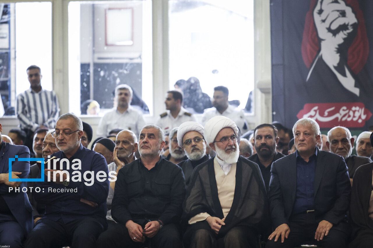 فرمانده و جانشین فرمانده نیروی قدس در مراسم چهلم رهبر شهید/ حضور سردار قاآنی با لباس شخصی/ عارف و محسن هاشمی هم آمدند+ تصاویر