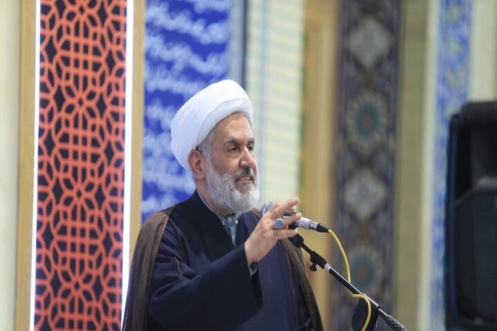 طائب: دشمن با ۲۰۰ فروند هواپیما هم نتوانست مقاومت ایران را درهم بشکند/ بی‌۱ و بی‌۵۲ هم وارد میدان شدند/ بسیج باید ظرفیت مقاومت را به میدان بیاورد