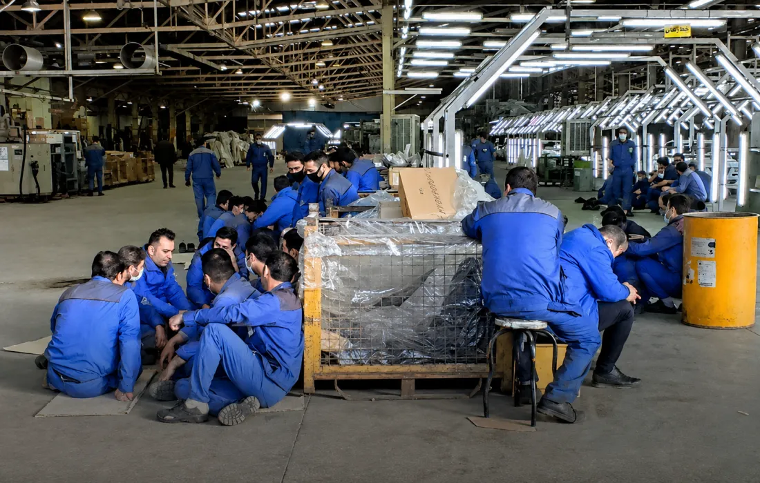 زنگ خطر برای اشتغال صنعتی؛ در بهار امسال، جمعیتی حدود ۶۳۰ هزار نفر از بخش تولید خارج شد