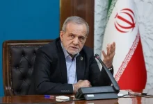 پزشکیان: اجازه ندهید جریان‌های تفرقه‌افکن فضای عمومی کشور را تحت تأثیر قرار دهند / هرچه انسجام ملی تقویت شود، مسیر پیشرفت هموارتر خواهد شد / نباید به نام دفاع از رهبری، تصویری غیرواقعی از ایشان به جامعه ارائه شود