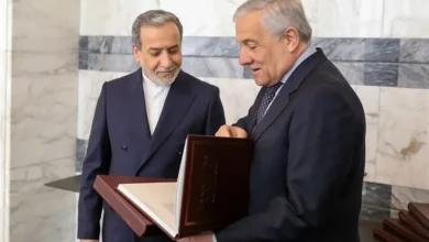 رایزنی وزیر خارجه ایتالیا با عراقچی درباره گفتگوی ایران و عمان و تعیین مسیر برای تردد در تنگه هرمز