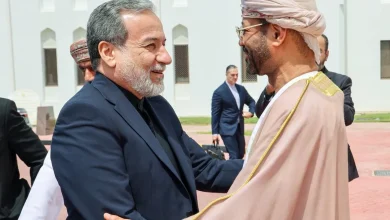 فارس به نقل از یک منبع نزدیک به تیم مذاکره‌کننده: در صورت نهایی‌شدن تفاهم ایران با عمان، بازگشایی تنگه هرمز مستلزم انجام تعهدات آمریکا می‌شود
