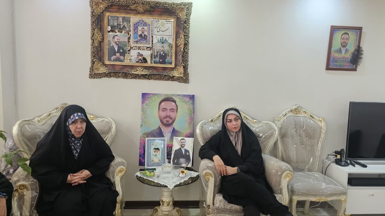 دیدار اعضای کمیته بانوان کانون عالی انجمن های صنفی کارگران ایران از خانواده شهید مهدی فیض الله زاده
