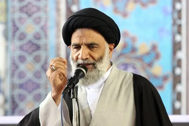 امام‌ جمعه اهواز: با افزایش برد موشک هایمان به ۱۵ هزار کیلومتر می خواهیم عمق آمریکا را هدف قرار دهیم