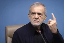 پزشکیان: تخریب تیم مذاکره‌کننده کشورمان بی‌انصافی است / نمی‌شود شعار بدهیم که می‌جنگیم، اما فردا در بازار همه‌چیز هم باشد و گرانی هم نباشد