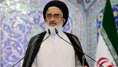 امام جمعه قم: کسی که از روی غیظ، غضب و عصبانیت دیگران را نهی از منکر می‌کند، جامعه را قطعه‌قطعه می‌کند؛ کار اینها یقیناً مورد توصیه شارع نیست
