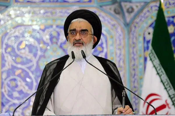 امام جمعه قم: کسی که از روی غیظ، غضب و عصبانیت دیگران را نهی از منکر می‌کند، جامعه را قطعه‌قطعه می‌کند؛ کار اینها یقیناً مورد توصیه شارع نیست
