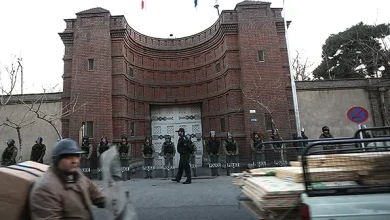 وزارت خارجه: ۲ دیپلمات فرانسوی به‌عنوان عناصر نامطلوب شناخته شدند / ورود آنها به ایران ممنوع خواهد بود