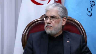 واکنش وزیر علوم به طرح جنجالی مجلس در مورد نفوذ: باید نسبت به برخی خود تحریمی‌هایی که در حوزه علم و دانشگاه صورت می‌گیرد، ابراز نگرانی کرد، زیرا با رویکرد رهبر شهید برای دستیابی کشور به مرجعیت علمی، سازگار نیست