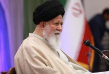روایت علم الهدی از دیدار رئیس جمهور روسیه با رهبر شهید انقلاب/ ۷۰ سال است با آمریکا دست‌وپنجه نرم می‌کنیم