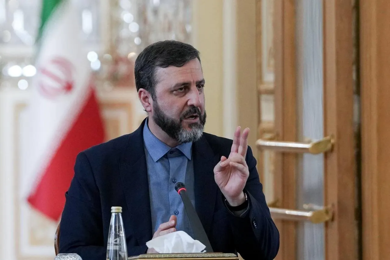 غریب آبادی: با عمان درباره ترتیبات عبور از تنگه هرمز به تفاهم رسیدهایم، اما این تفاهم بهصورت خودکار وارد مرحله اجرایی نمیشود / تفاهم تنگه هرمز با عمان وارد مرحله اجرا نمیشود مگر با انجام تعهدات آمریکا / برای بازگشایی تنگه هرمز تعجیل نداریم