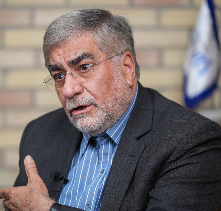 علی جنتی: رفراندوم میتواند بنبستهای کشور را بشکند/ نقطه آغاز اصلاحات، بازگشت به قانون است/ در دوران جدید انتظار میرود حاکمیت گوش شنوای جامعه باشد