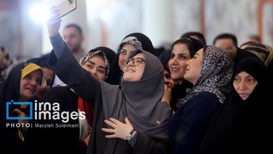 سلفی همسر عراقچی، دختر پزشکیان و فاطمه مهاجرانی در نمایشگاه خیریه انجمن دیپلماتیک بانوان/ لاله افتخاری هم بود