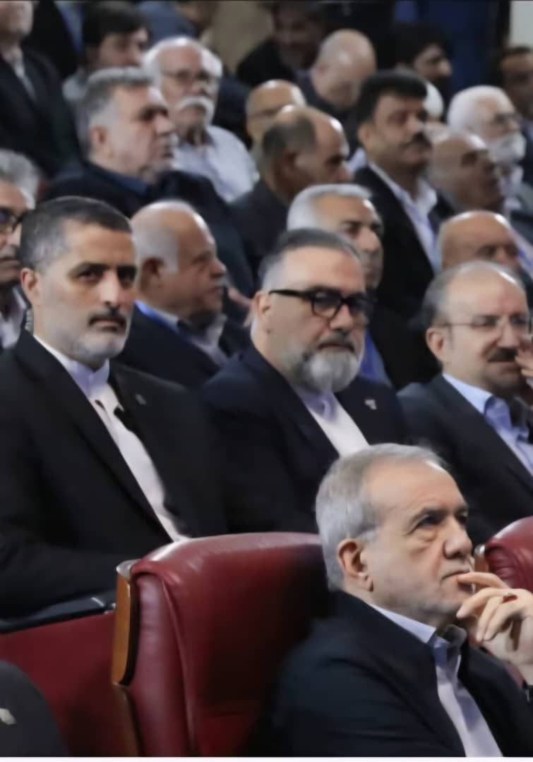  گزارش نشست کانون عالی و رؤسای کانون‌های استانی بازنشستگان تأمین اجتماعی با رئیس‌جمهور، وزیر تعاون، کار و رفاه اجتماعی و مدیرعامل سازمان تأمین اجتماعی