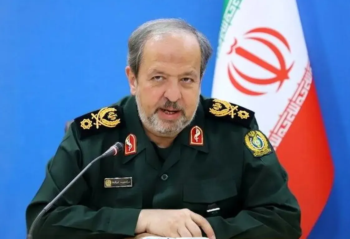 سرپرست وزارت دفاع: در حال طراحی و معماری نظامات متناسب برای صحنه نبرد‌های احتمالی آینده هستیم / اطلاعات ذی‌قیمتی از دشمن در طول جنگ به دست آوردیم