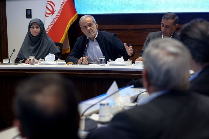 پزشکیان: با فعالیت‌های شفاف محیط زیستی، رویکردهای امنیتی در این حوزه زدوده خواهد شد