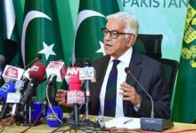 وزیر دفاع پاکستان: اسلام‌آباد در میانجیگری میان تهران-واشنگتن بر لبه تیغ راه می‌رود