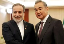 وزیر خارجه چین می‌گوید مایل به «حراست» از حقوق و منافع ایران است