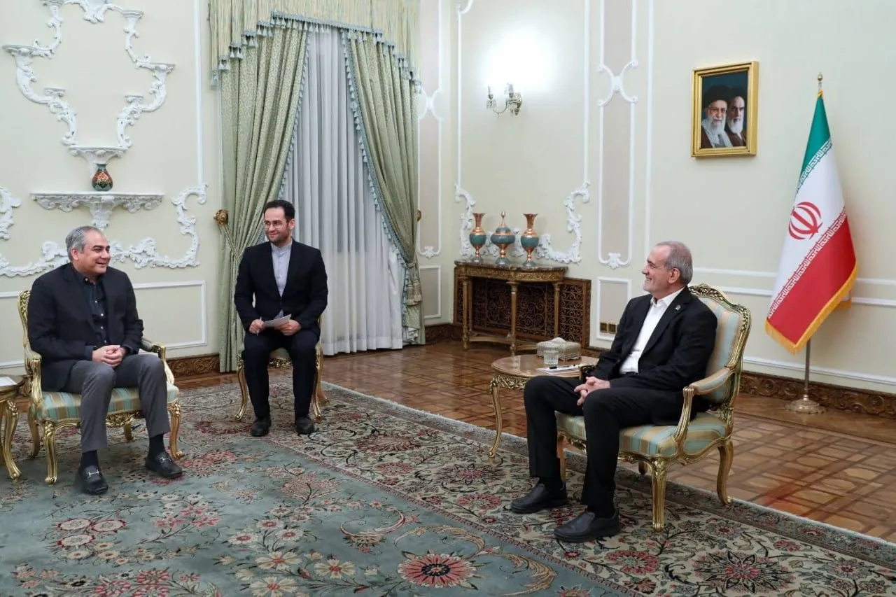 دیدار وزیر کشور پاکستان با رئیس جمهور؛ پزشکیان: ایران و پاکستان می‌توانند نیاز‌های خود را با اتکا به ظرفیت‌های منطقه‌ای تأمین کنند/ امیدواریم تعاملات در تمامی زمینه‌ها با جدیت بیشتری ادامه یابد