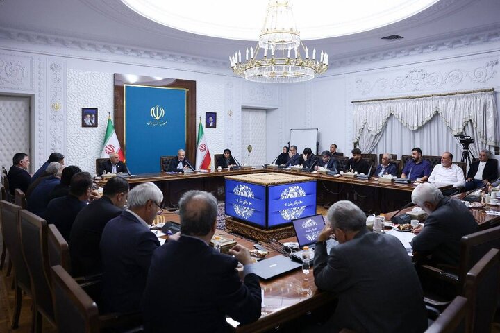 پزشکیان دستور پیگیری مشکلات رانندگان و تأمین نیازهای ناوگان حملونقل را صادر کرد