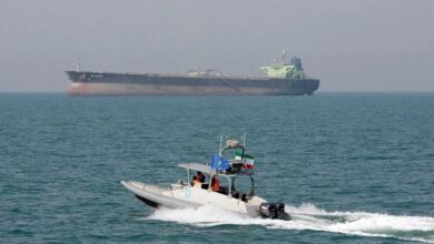 نیروی دریایی سپاه: تنگه هرمز بسته است/ عاقبت سرپیچی کشتیهای متخلف از مقررات ایرانی تنگه هرمز سوختن در آتش اعتماد ارتش تروریست آمریکا است