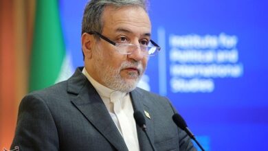 عراقچی: آمریکا هیچ گزینه نظامی ندارد / ترامپ یا توافق شرافتمندانه را بپذیرد یا منتظر شکست راهبردی بزرگ‌تری باشد