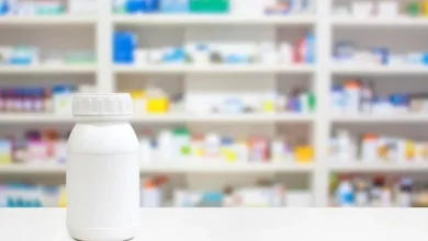 فروش داروهای کمیاب در بیرون داروخانه / یک داروساز: برخی افراد داروهای کمیاب را از بازار جمعآوری و احتکار میکنند؛ سپس با چند برابر قیمت به بیماران میفروشند