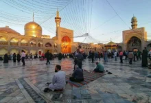 انتقاد تند از شعارها در حرم امام رضا/ جلوی اینها را بگیرید، پیش از آن که خنجرشان بر پشت ایران و انقلاب بنشیند