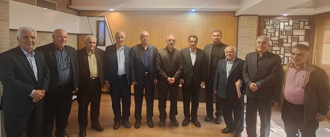 برای مطالبات درمانی کوتاه نمی‌آیم/پنجکی: دولت ۱۲۲۱ همت به تأمین اجتماعی بدهکار است
